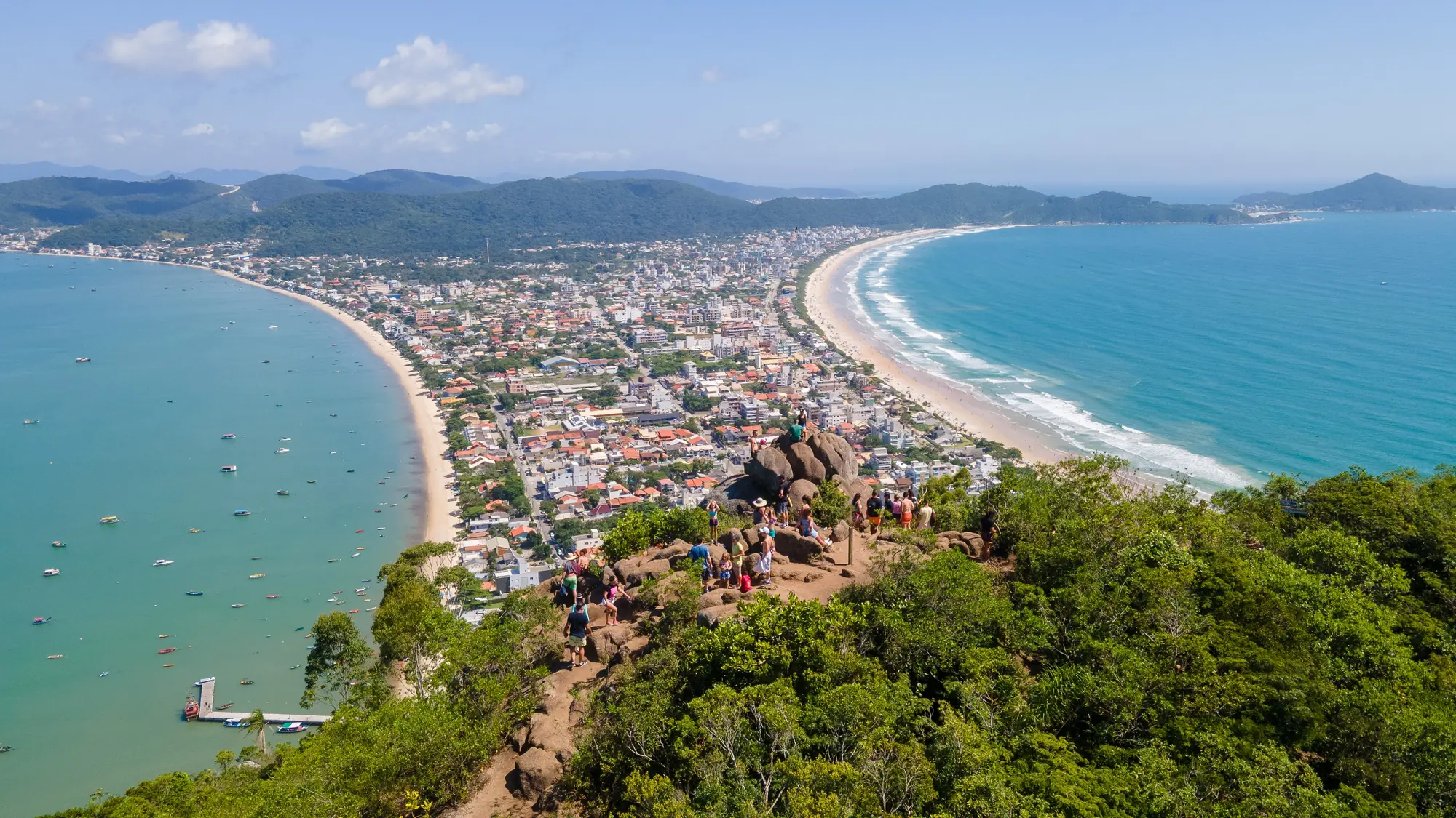 A península vista do Morro do Macaco